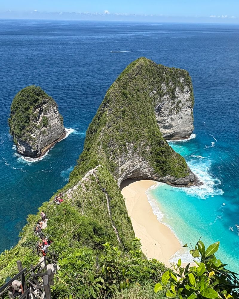 Nusa Penida'da Kelingking Plajı ve T-Rex burnu, Bali