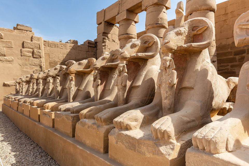 Karnak Tapınağı'nda koç başlı sfenksler, Luksor