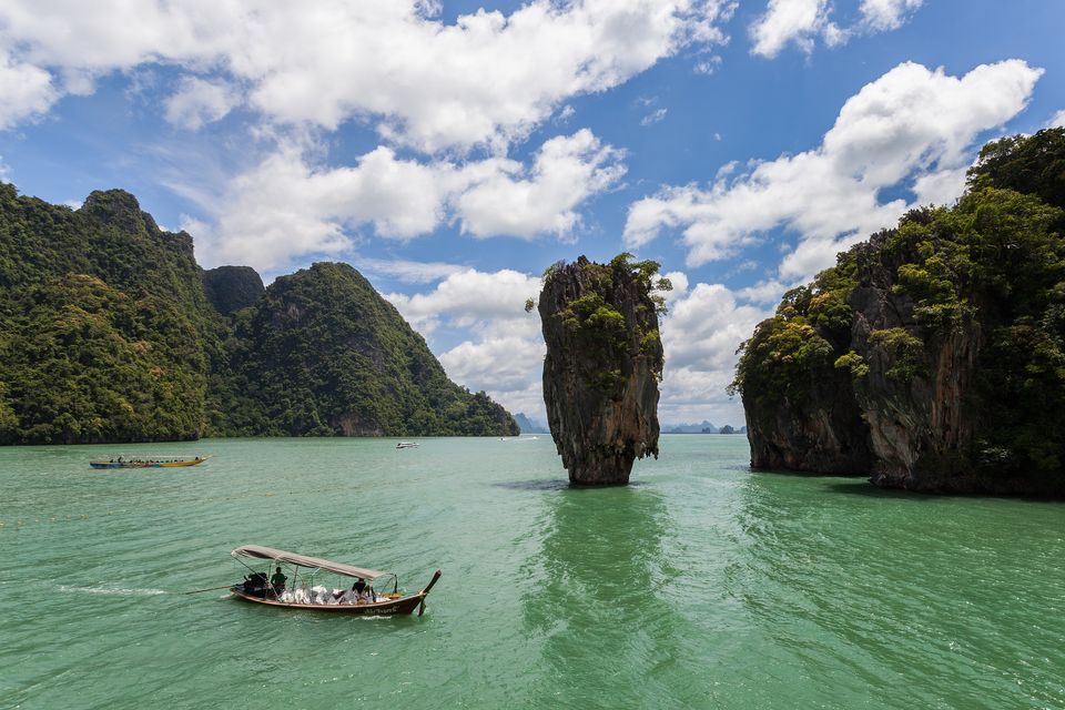Phang Nga Körfezi'nde Ko Tapu (James Bond Adası)
