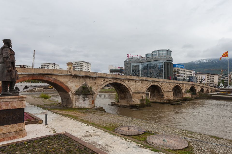 Vardar Nehri üzerinde Taş Köprü, Üsküp